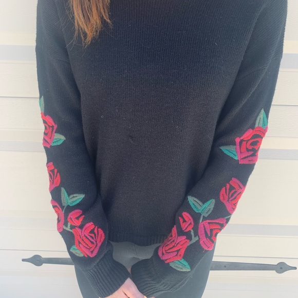 Rose sweater - Picture 3 of 3